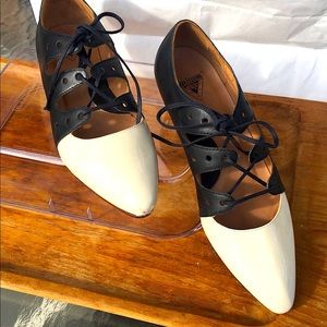 John Fluevog Women’s Shoe size 7.5 Black and White lace up pump